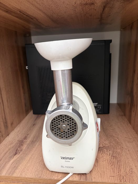 Продам Мясорубку Zelmer