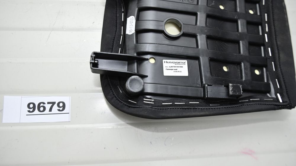 Husqvarna Svartpilen 801 2024 2025 Sa sezut pasager