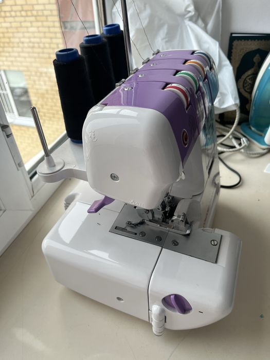 Продается оверлог в идеальном состояние