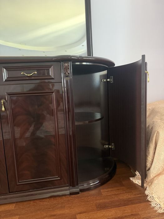 Зеркало с комодом Италия