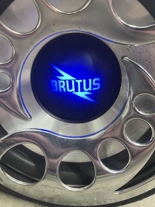 Субуфер за кола hifoniks