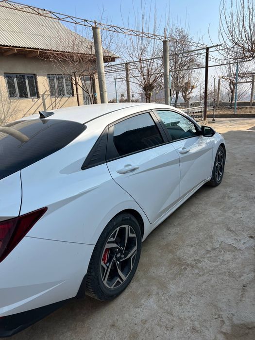 Hyudai Elantra 2021