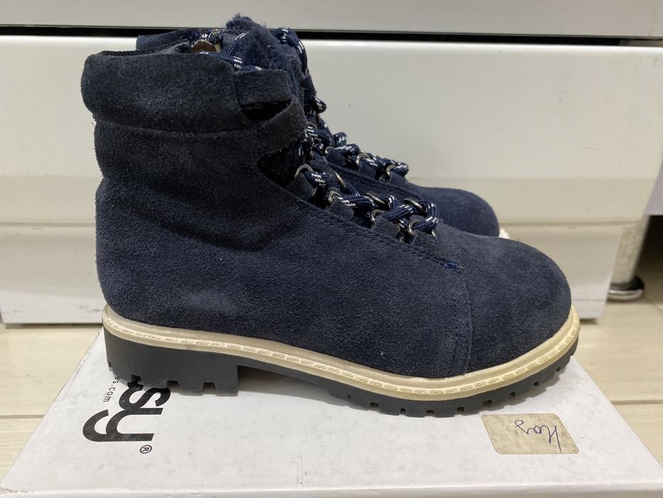 Детские ботинки.