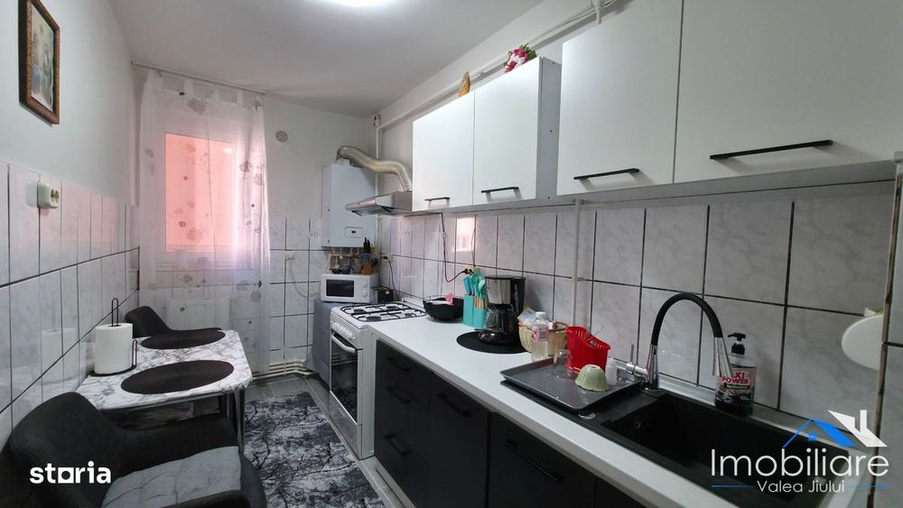 Apartament 2 camere decomandate – Lupeni | Bulevardul Pacii, Etaj 2/10