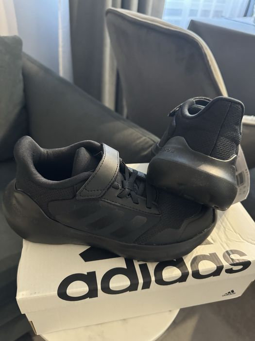 Маратонки Adidas