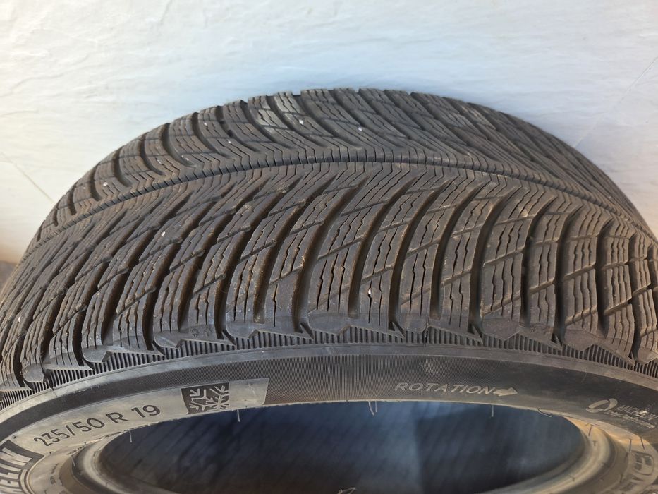 MICHELIN 235/50 R19