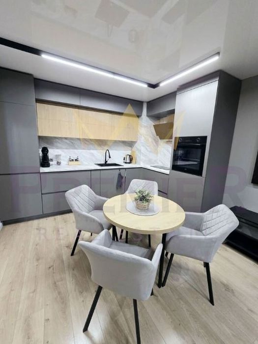 Дава се под наем Тристаен апартамент в Варна, Бриз - 80 кв.м за 1224 € - Снимка #3