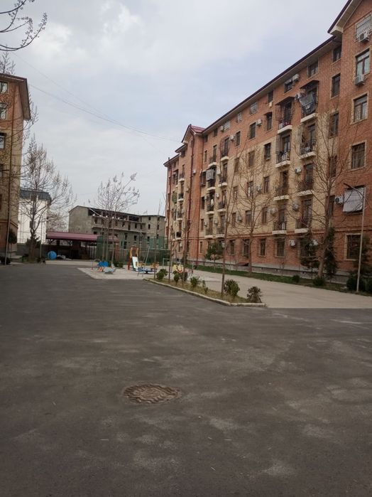 Срочна сотилади ,Сергели GOLDEN HAUSE 2-хонали уй сотилади 4-этажда