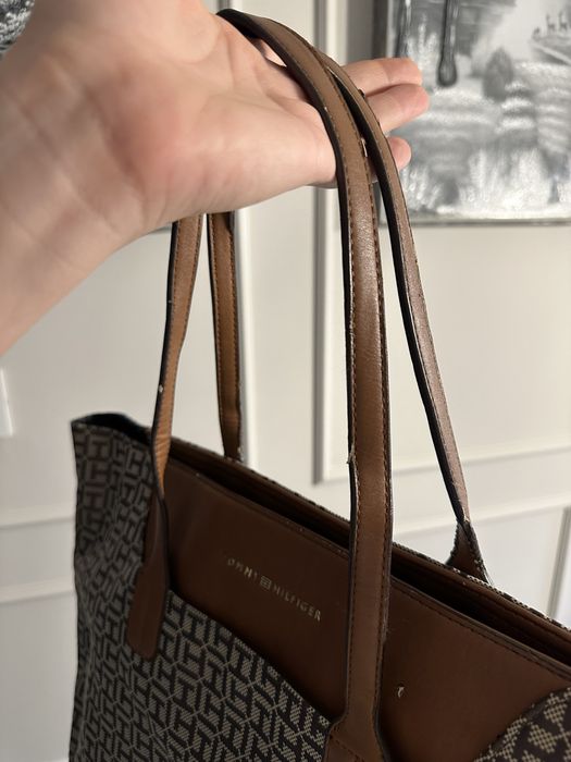 Poseta Tommy Hilfiger