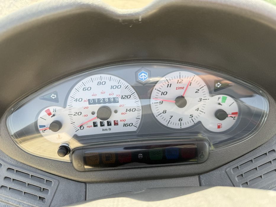Piaggio x8 125cc scuter