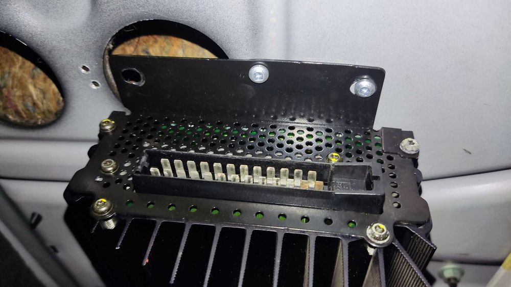 AUDI  А8 D2 4.2 На части