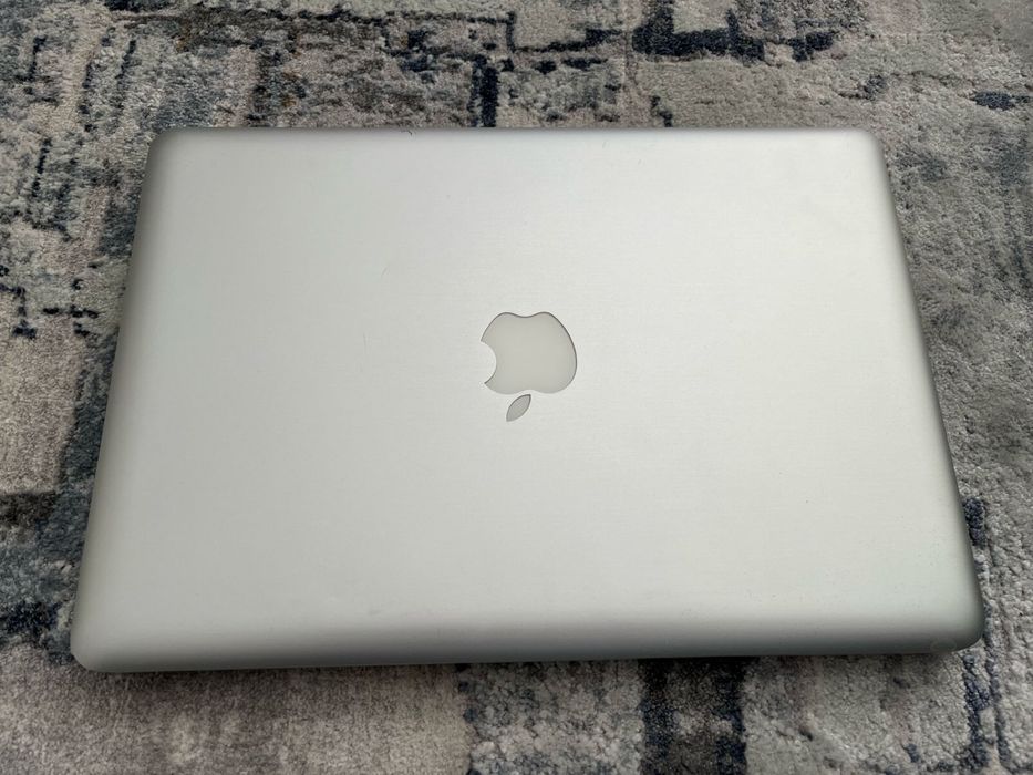 Продам ноутбук Macbook Pro 12 Catalina OS
