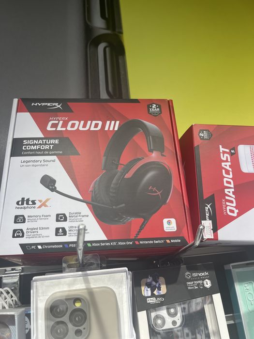 Hyper Quadcast микрофон и HyperX Cloud 3 наушники