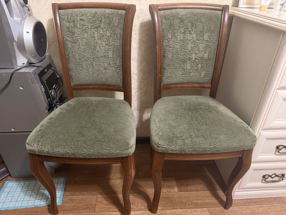 Продам деревянные стулья