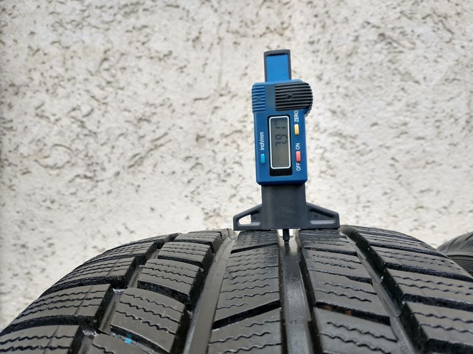 Anvelope  de iarna 215 40 R18 M+S Toyo profil ca Nou -7.8 mm