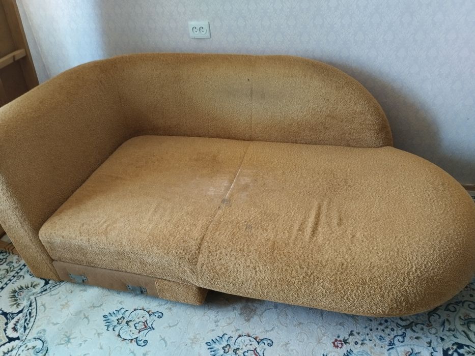 Угловой мягкий диван