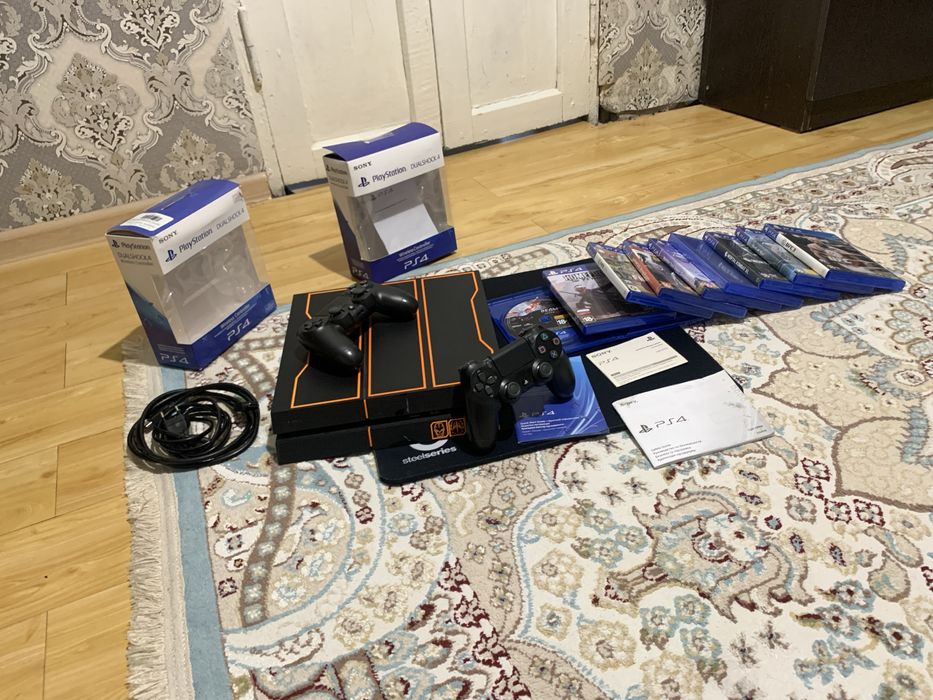 PlayStation 4 1TB + 2 джойстика + 9 игр | Пломба на месте