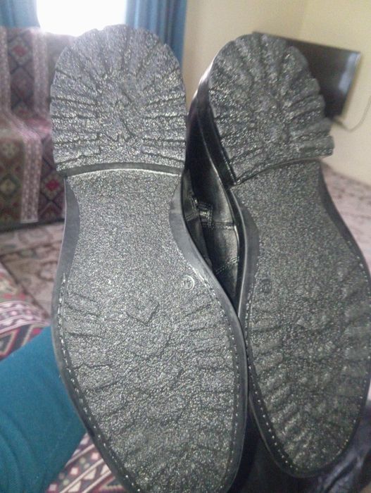 Продается мужские сапоги новые не разу не надетые 44 размер