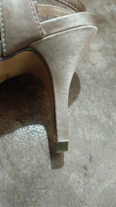 Продам вечернюю обувь