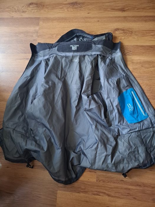 Arc'teryx gore tex дамско яке XL размер.