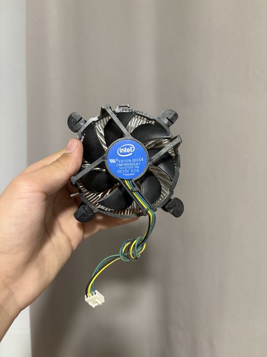 Vand Procesor Intel Core I5-9400F si Cooler