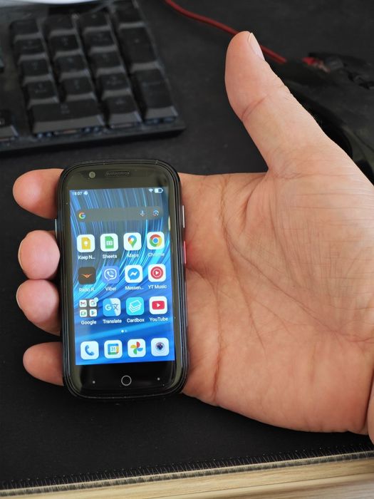 Uniherz jelly star най малкият андроид телефон