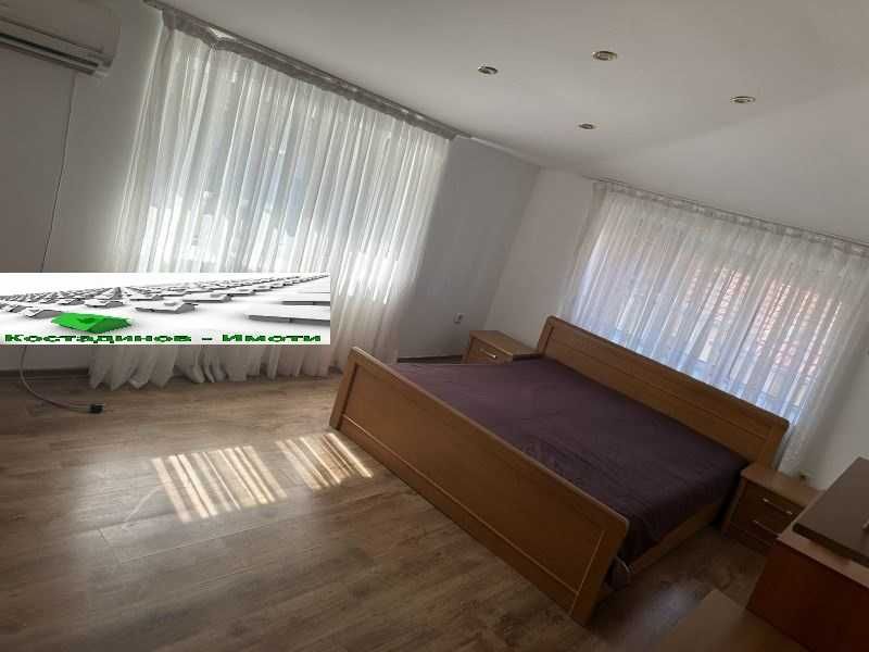 Дава се под наем Тристаен апартамент в Пловдив, Център - 120 кв.м за 400 € - Снимка #3