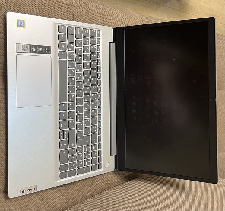 Лаптоп Lenovo,UHD Graphics 128mb