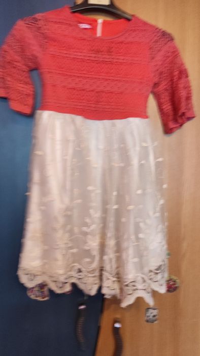 Rochie fetite alb cu rosu