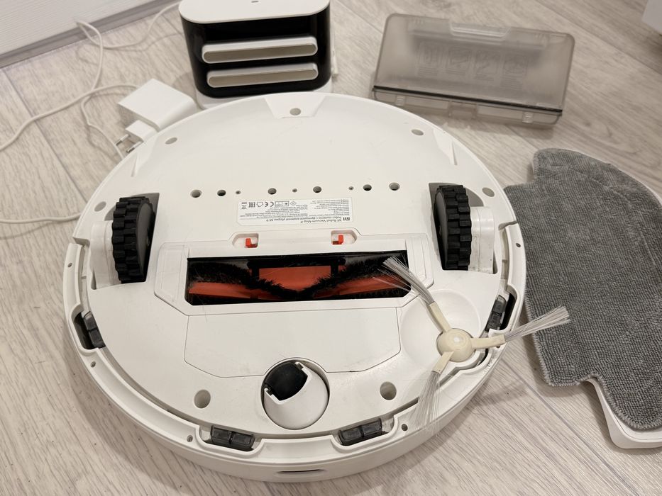 Робот-пылесос Xiaomi Mi Robot Vacuum-Mop (белый)