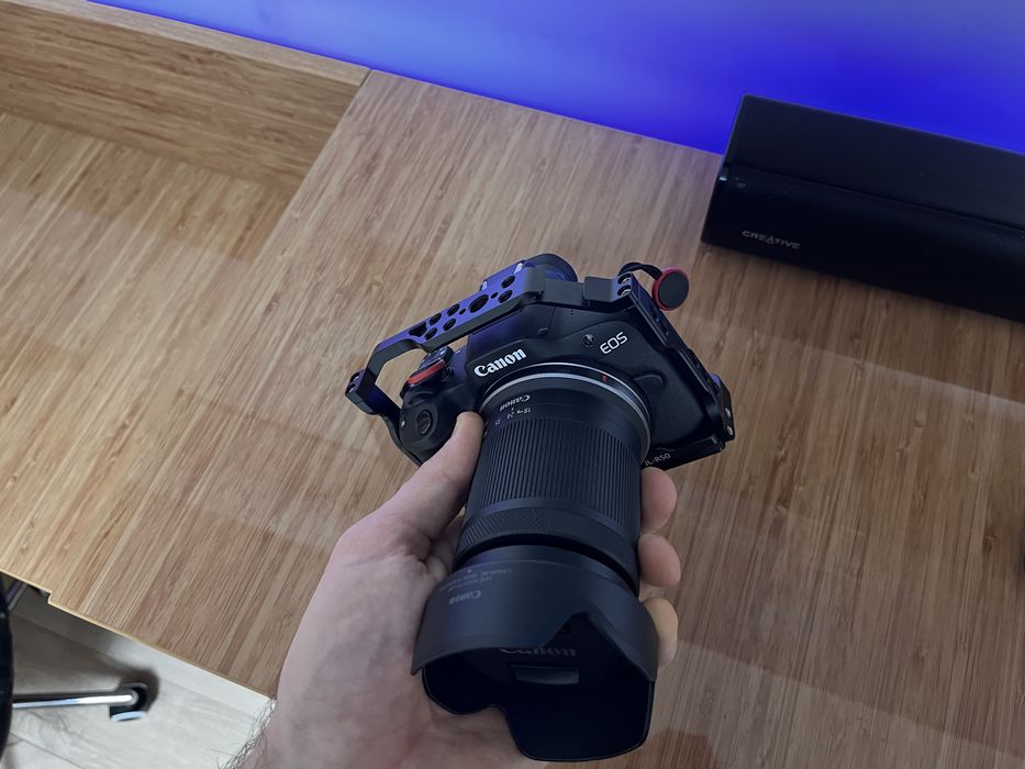 Canon EOS R50 + RF-S 18-150 mm, 4k, 24.2 MP, impecabil