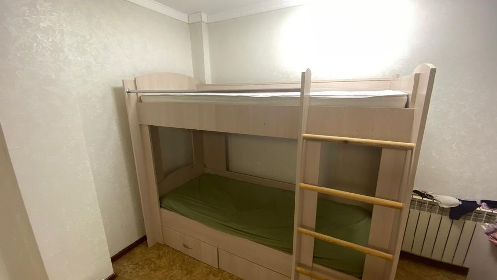 Кровать двух ярустный