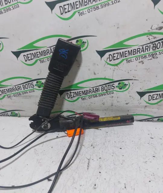 Capsa centura scaun dreapta fata teaca Ford Focus 2008