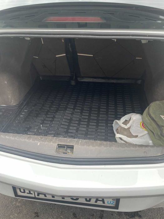 Кобалт автомашинаси сотилади