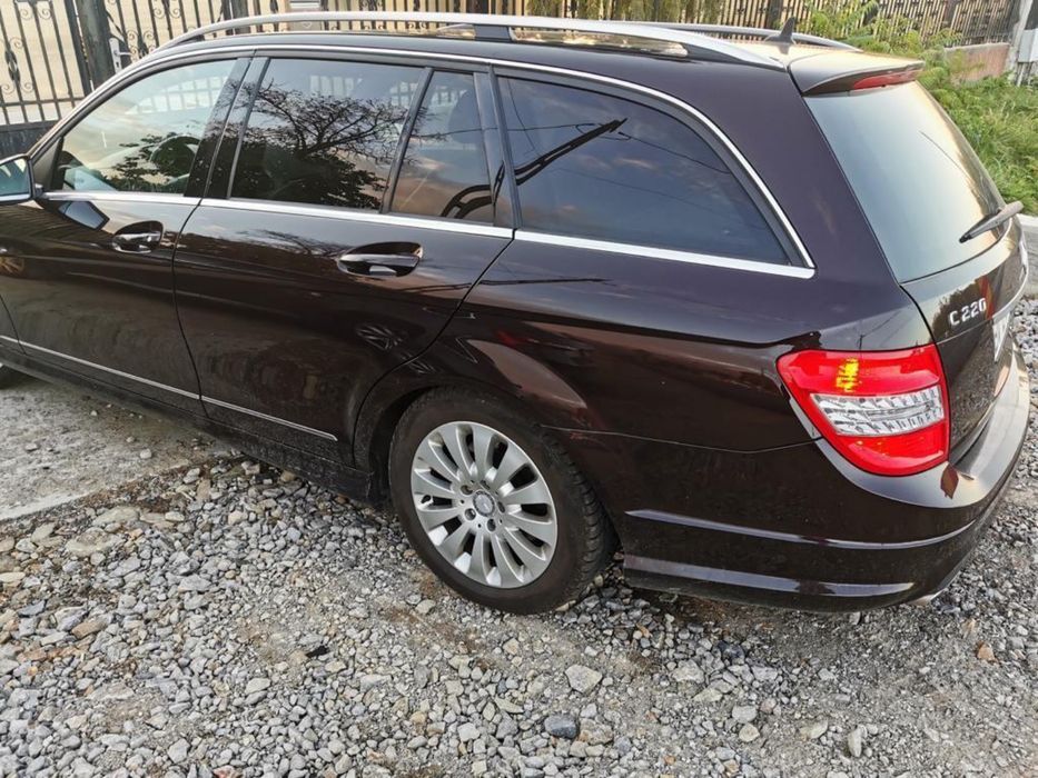 Vând / Schimb  cu 4x4 automat. Mercedes C220