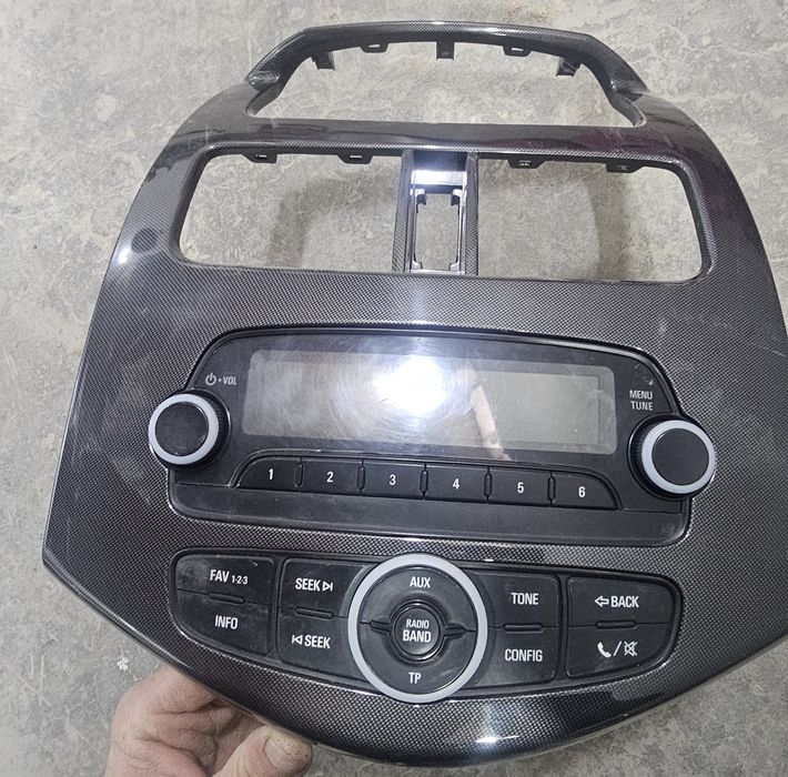 Spark yangi magnitafon blutuslik