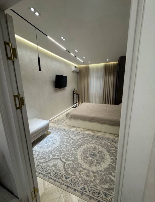 Срочно 3в4 комнатная квартира! евро! Чиланзар 7