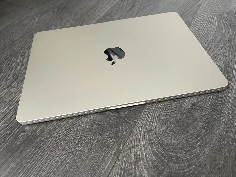 Macbook air 13 m4 16/256