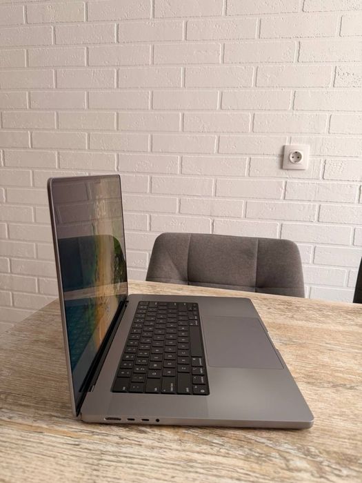 MacBook Pro 16” M1 Pro
