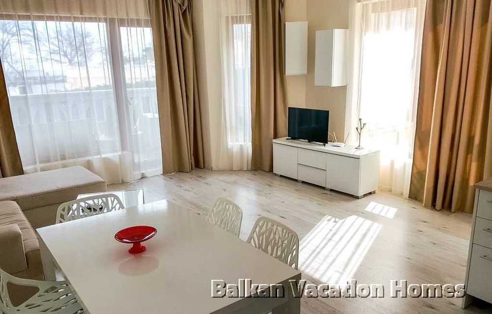 Тристаен апартамент с морска гледка във Varna Southbay Residence