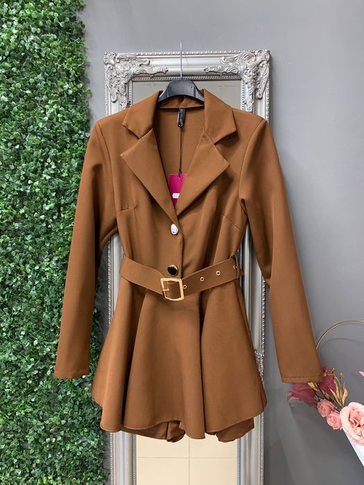 Стилни дамски гащеризони с широк колан