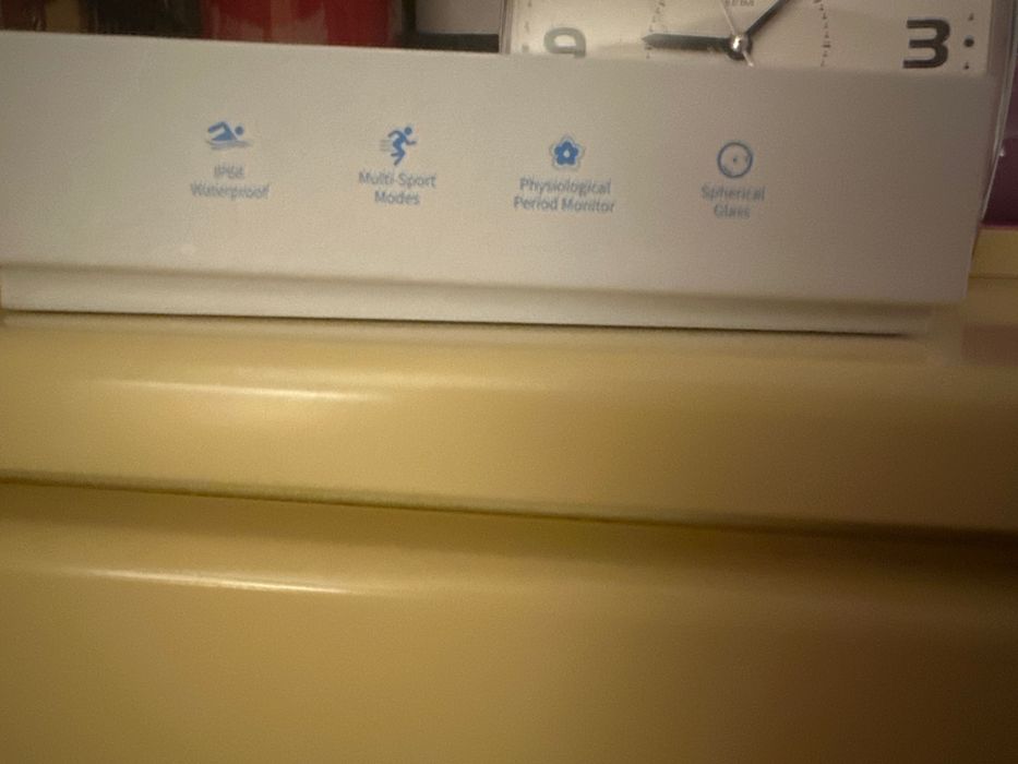 Златен Смарт часовник