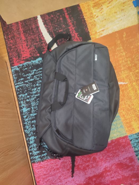 Geanta medie de calitate foarte buna.