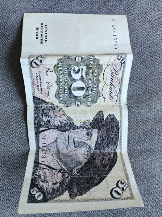 Продавам стари банкноти