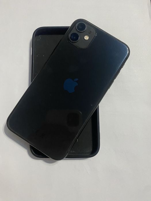 iphone 11 64гб  .