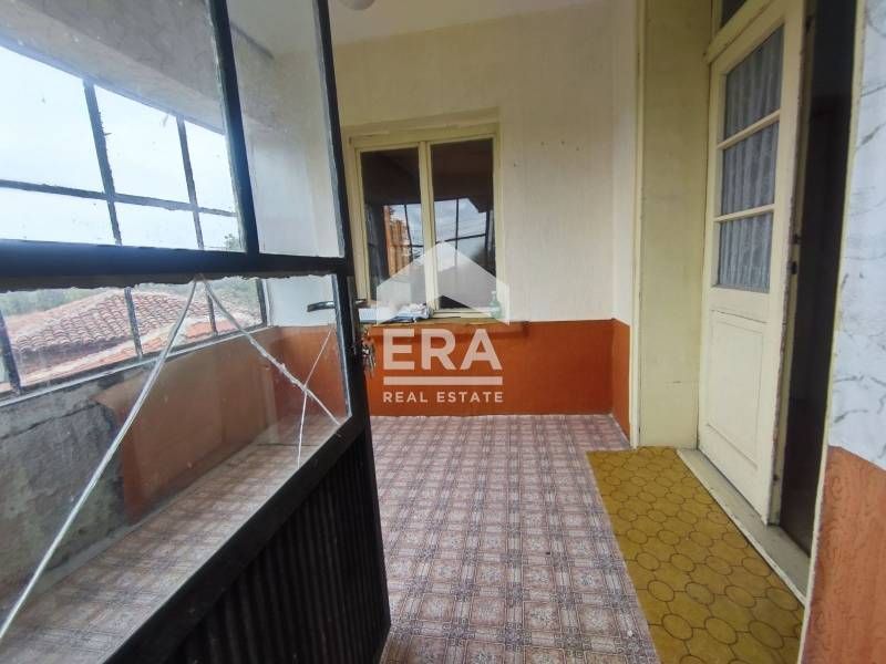 Прекрасна двуетажна къща в село Клокотница