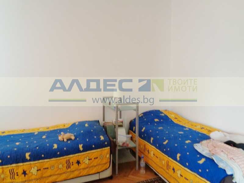 Дава се под наем Тристаен апартамент в София, Център - 100 кв.м за 918 € - Снимка #6