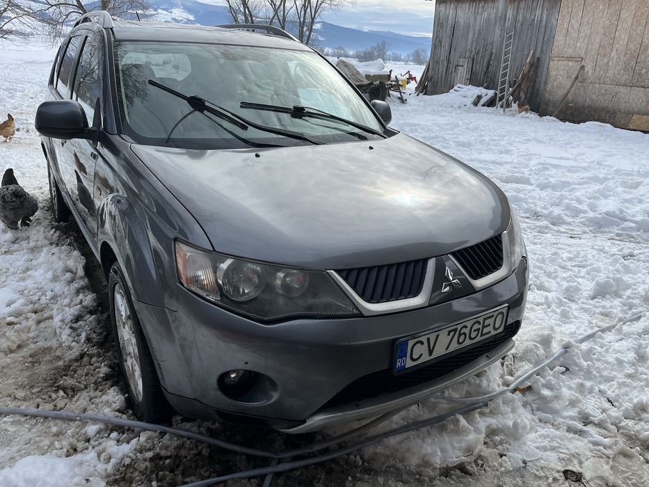 De vinzare Mitsubishi Outlander sau schimb cu tractor utb 650