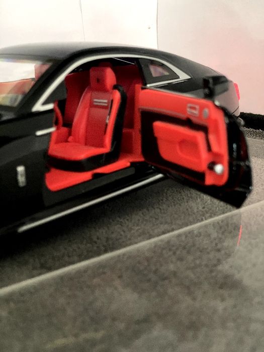 Rolls roys Spectre original modelka