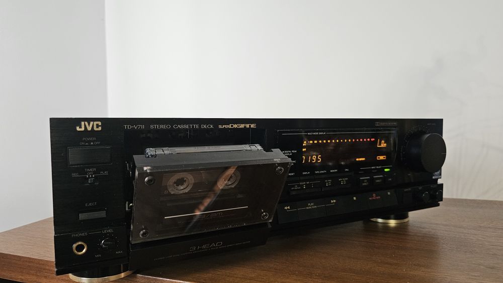 JVC  TD-V 711  SuperDigifine